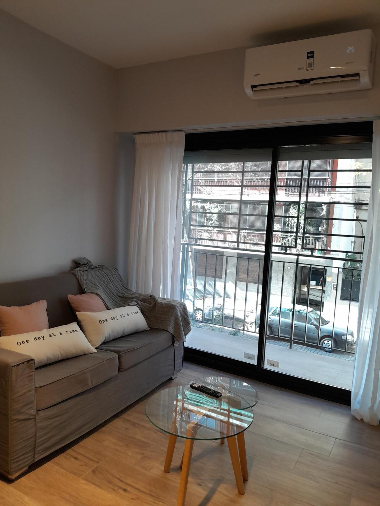 Valentine Palermo, Charming Two Bedroom Apartment, Near The Metro *
